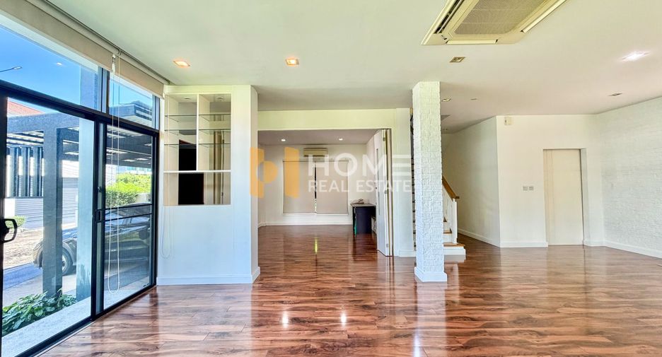 À vendre 4 chambres maison à Pak Kret, Nonthaburi