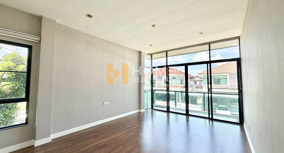 À vendre 4 chambres maison à Pak Kret, Nonthaburi
