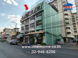 For sale 3 bedrooms retail Space in Lat Phrao, Bangkok