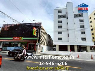 For sale 3 bedrooms retail Space in Lat Phrao, Bangkok