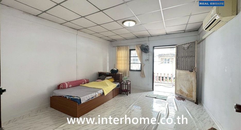 For sale 2 bedrooms townhouse in Lat Phrao, Bangkok
