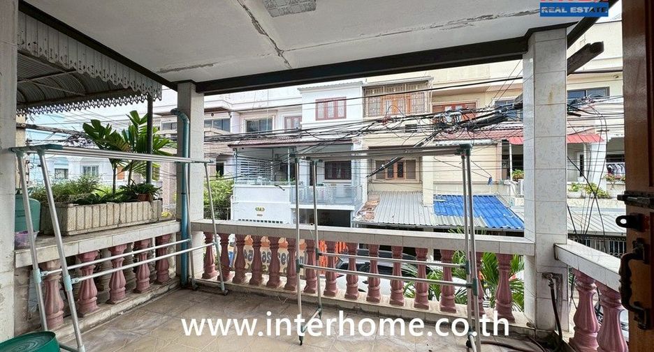 For sale 2 bedrooms townhouse in Lat Phrao, Bangkok