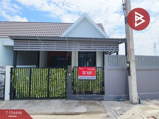 For sale 2 bedrooms townhouse in Bang Nam Priao, Chachoengsao