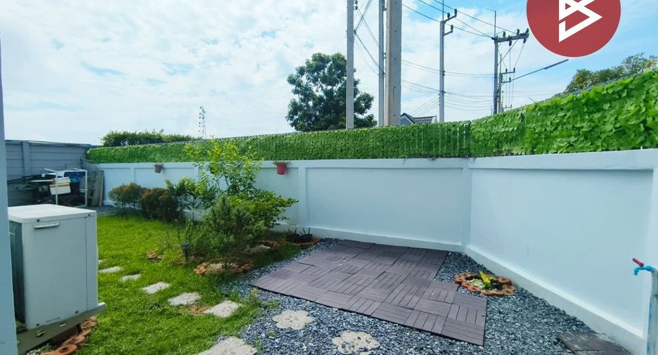 For sale 2 bedrooms townhouse in Bang Nam Priao, Chachoengsao