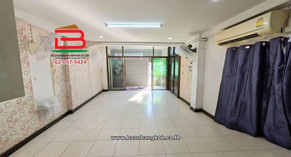 À vendre 5 chambres local commercial à Min Buri, Bangkok