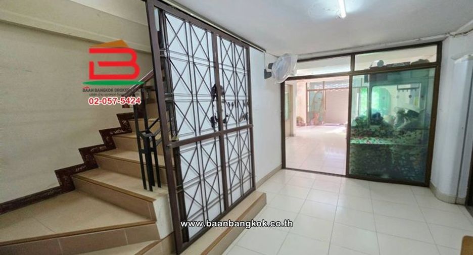 À vendre 5 chambres local commercial à Min Buri, Bangkok