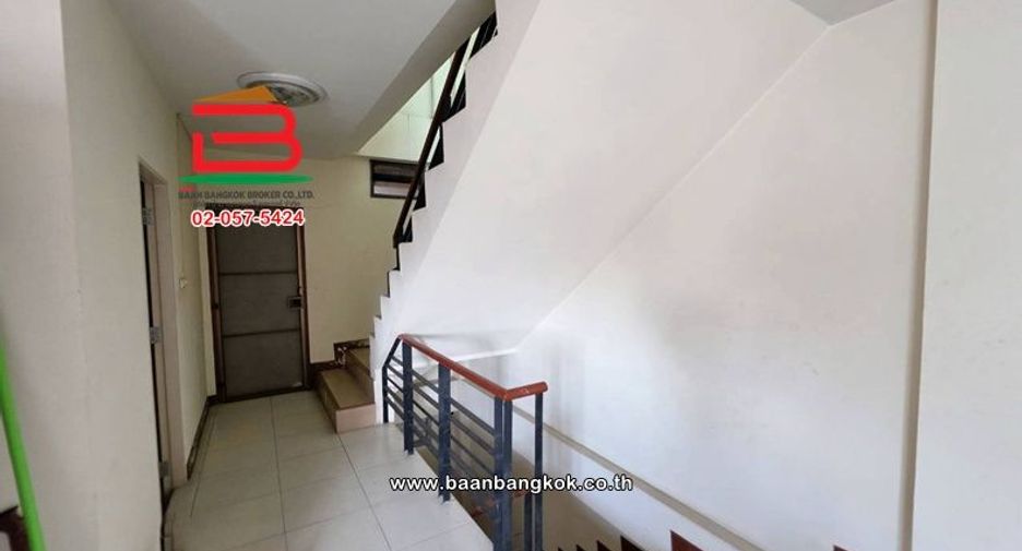 À vendre 5 chambres local commercial à Min Buri, Bangkok