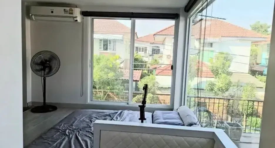 Casa en venta de 4 habitaciones en Bang Bon, Bangkok
