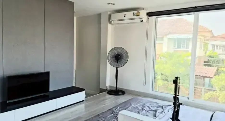Casa en venta de 4 habitaciones en Bang Bon, Bangkok