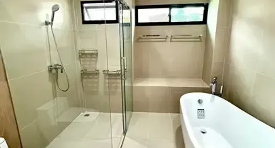 出售 4 卧室 独立屋 在 Phasi Charoen, 曼谷