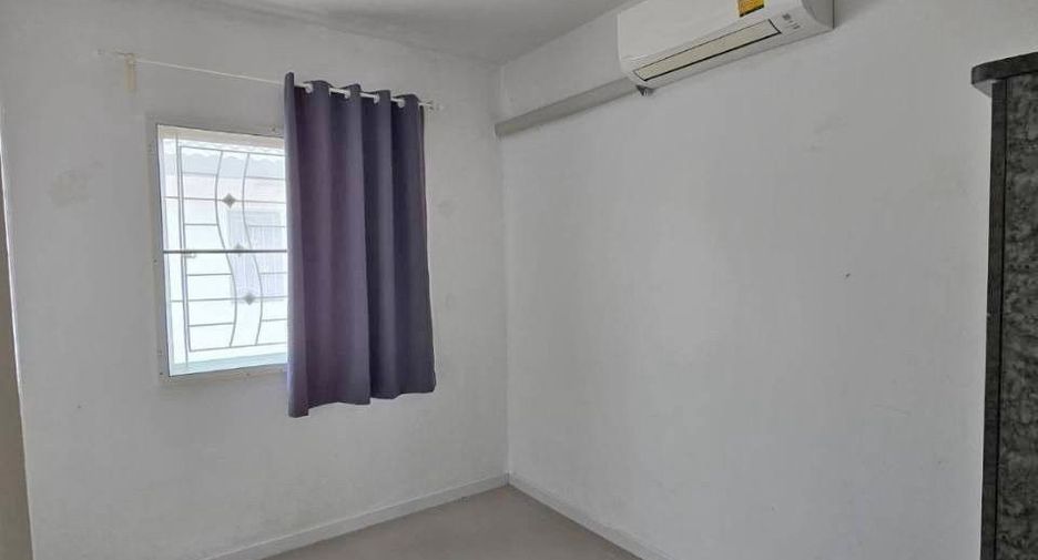 Casa adosada en venta de 3 habitaciones en Phra Samut Chedi, Samut Prakan