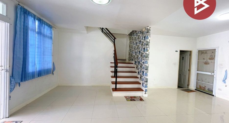 For sale 3 bedrooms townhouse in Phan Thong, Chonburi