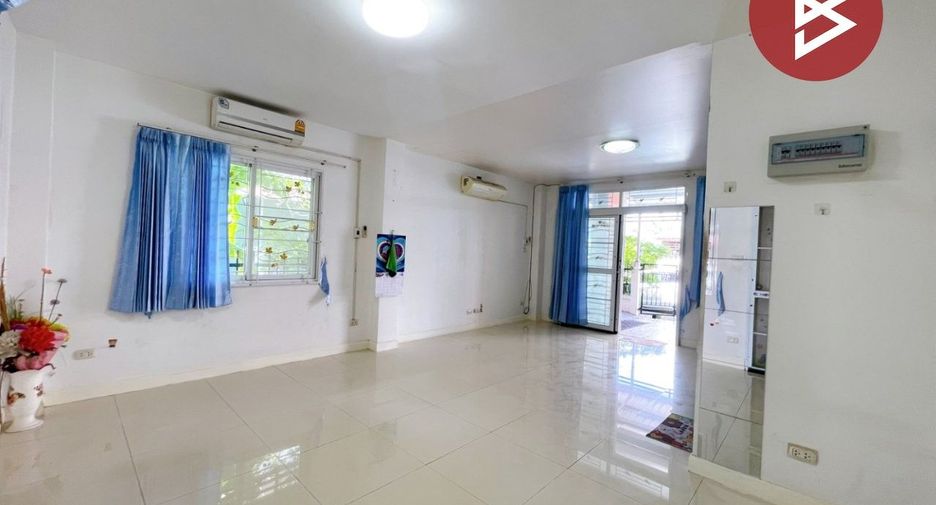 For sale 3 bedrooms townhouse in Phan Thong, Chonburi