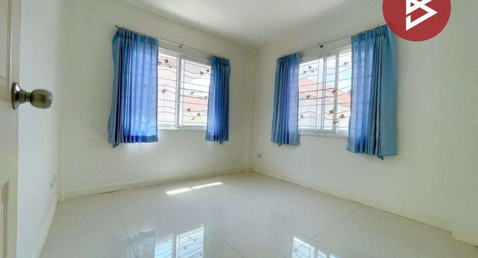 For sale 3 bedrooms townhouse in Phan Thong, Chonburi