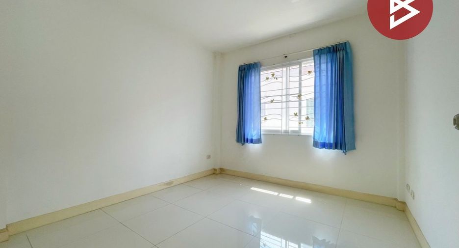 For sale 3 bedrooms townhouse in Phan Thong, Chonburi