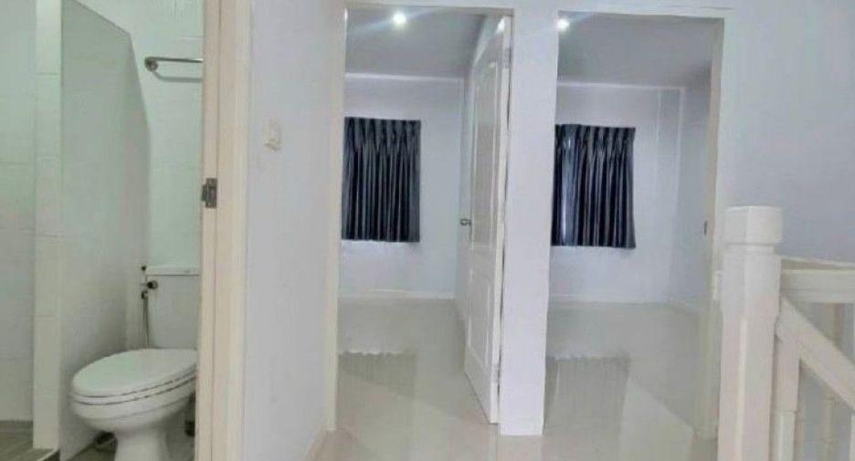 For rent and for sale 3 bedrooms townhouse in Bang Sao Thong, Samut Prakan