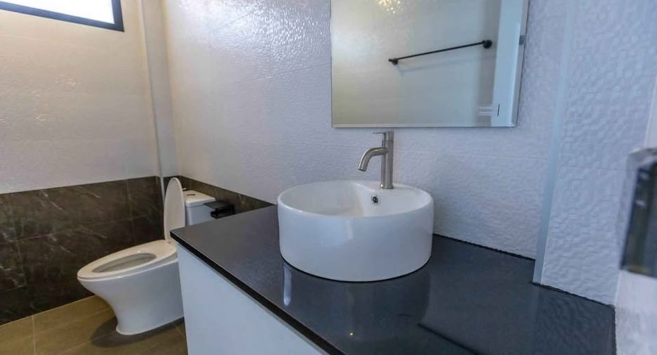 À vendre 3 chambres villa à Bang Lamung, Chonburi