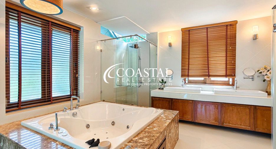 À louer et à vendre 5 chambres villa à Bang Lamung, Chonburi