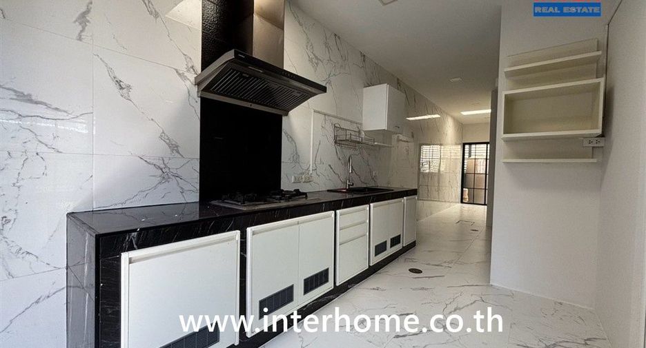 For sale 4 bedrooms house in Sai Mai, Bangkok