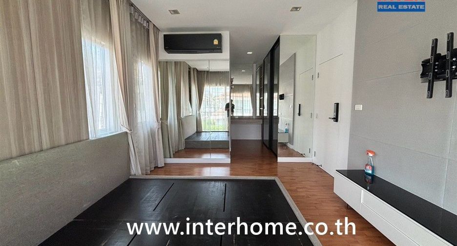 For sale 4 bedrooms house in Sai Mai, Bangkok