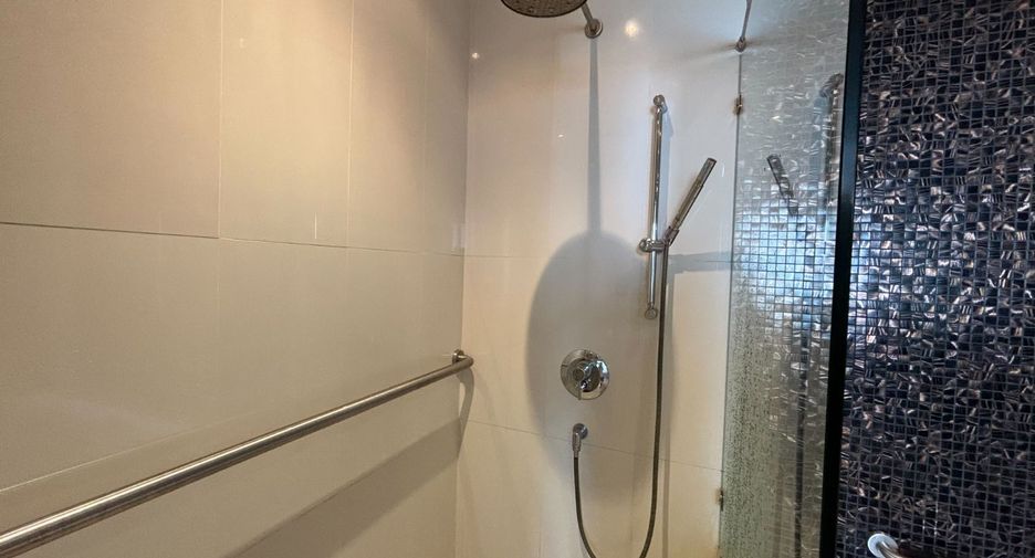 For rent 3 bedrooms condo in Klaeng, Rayong