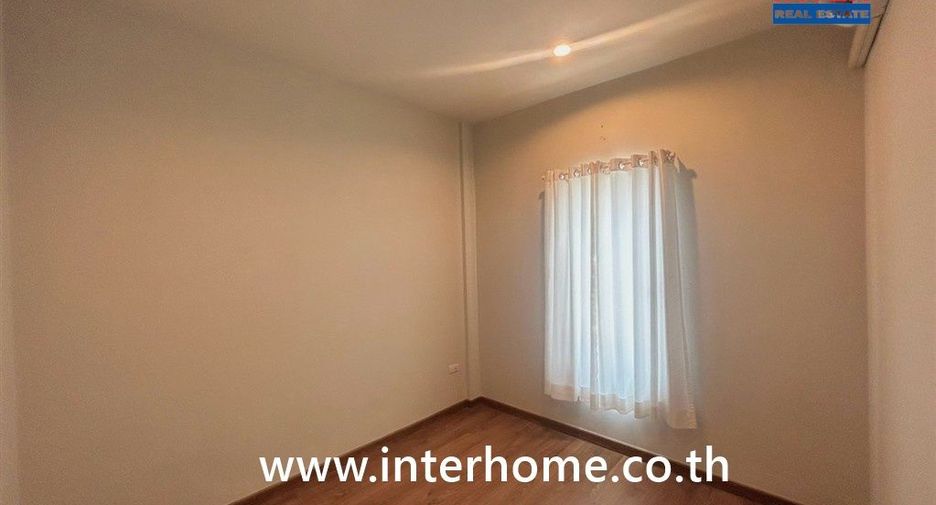 For sale 3 bedrooms townhouse in Suan Luang, Bangkok