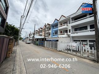 For sale 4 bedrooms townhouse in Bang Khen, Bangkok