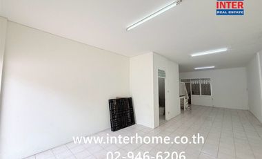 For sale 4 bedrooms townhouse in Bang Khen, Bangkok