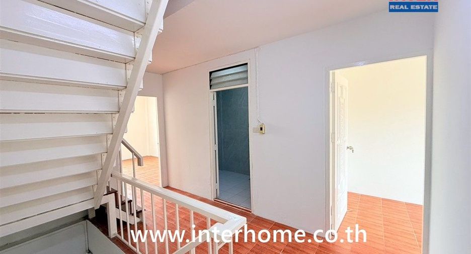 For sale 4 bedrooms townhouse in Bang Khen, Bangkok