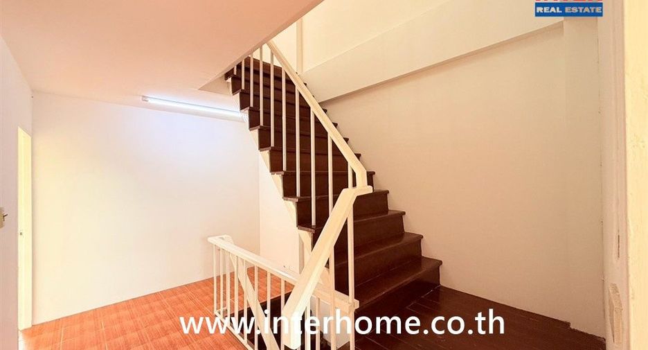 For sale 4 bedrooms townhouse in Bang Khen, Bangkok