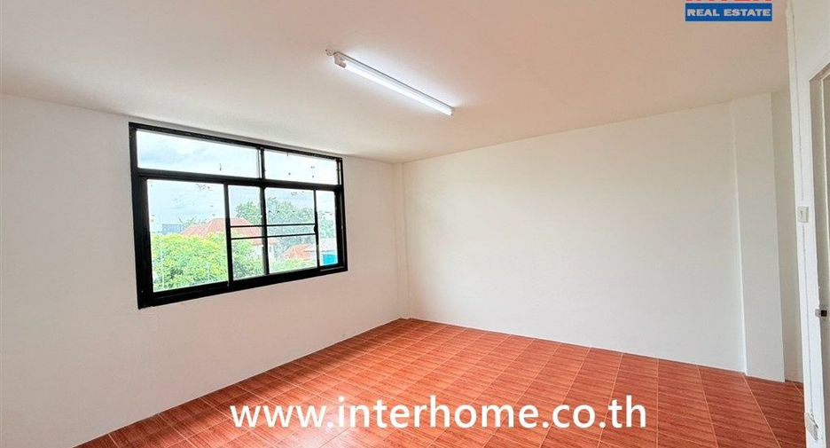 For sale 4 bedrooms townhouse in Bang Khen, Bangkok