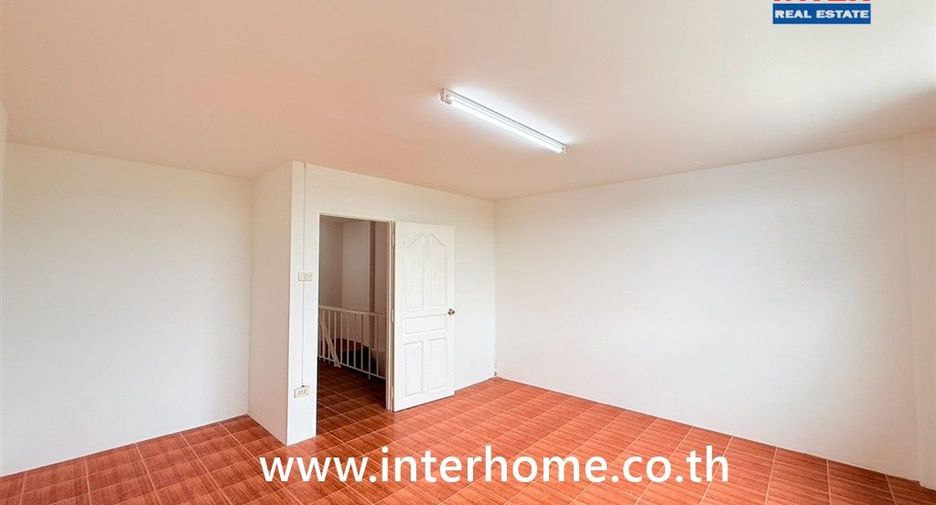 For sale 4 bedrooms townhouse in Bang Khen, Bangkok