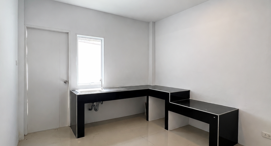 For rent and for sale retail Space in Sai Mai, Bangkok