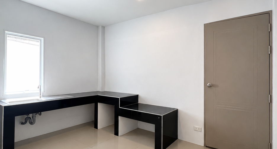 For rent and for sale retail Space in Sai Mai, Bangkok