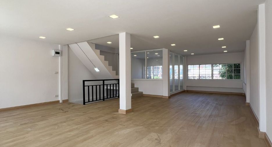 For rent and for sale retail Space in Sai Mai, Bangkok