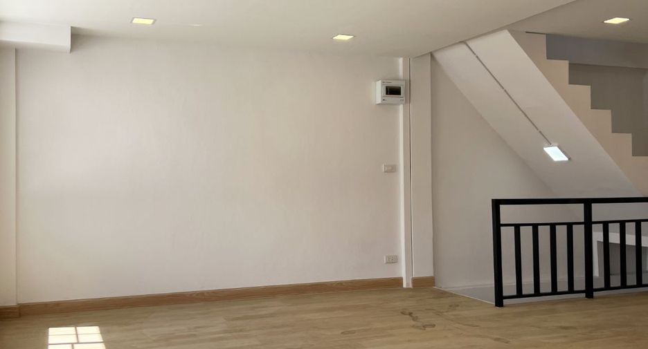 For rent and for sale retail Space in Sai Mai, Bangkok
