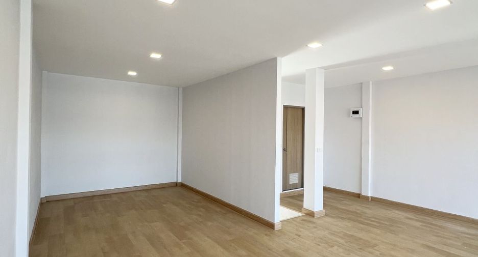 For rent and for sale retail Space in Sai Mai, Bangkok