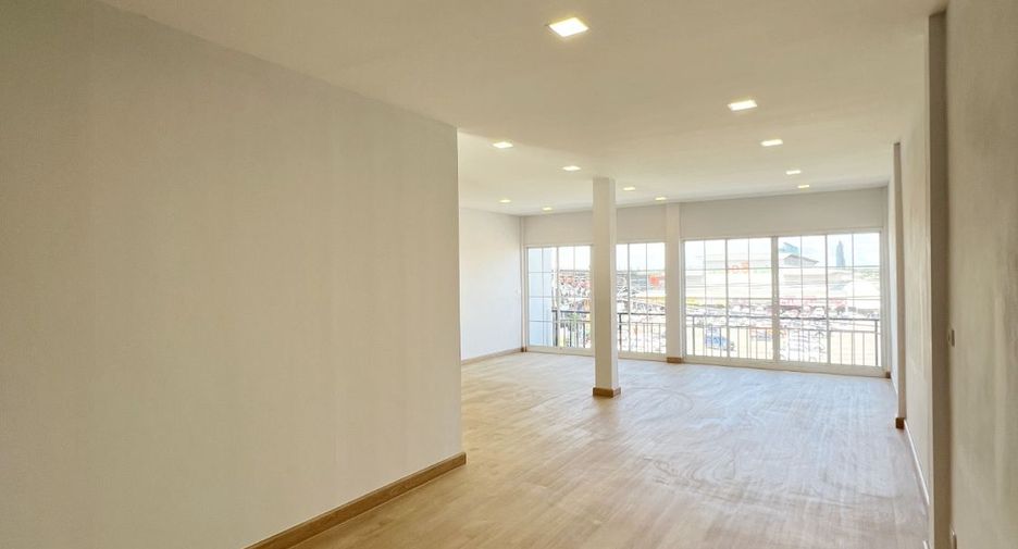 For rent and for sale retail Space in Sai Mai, Bangkok