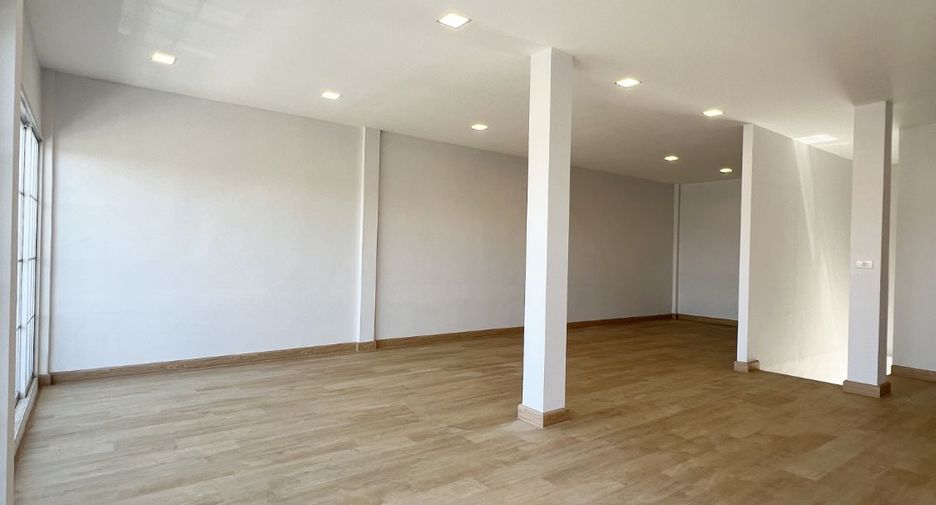 For rent and for sale retail Space in Sai Mai, Bangkok
