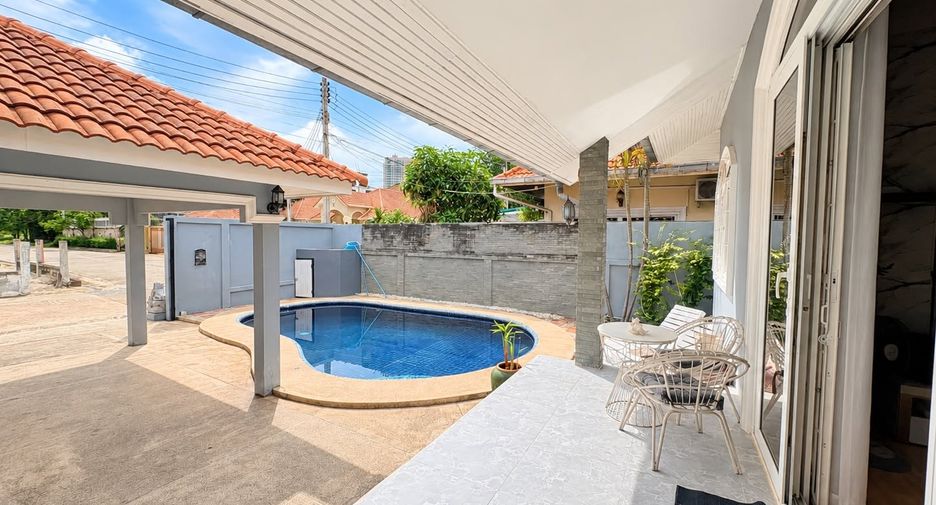 For rent 3 bedrooms villa in Bang Lamung, Chonburi