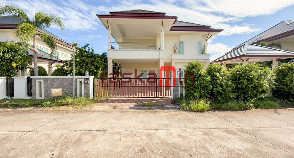 À vendre 4 chambres villa à Huay Yai, Pattaya