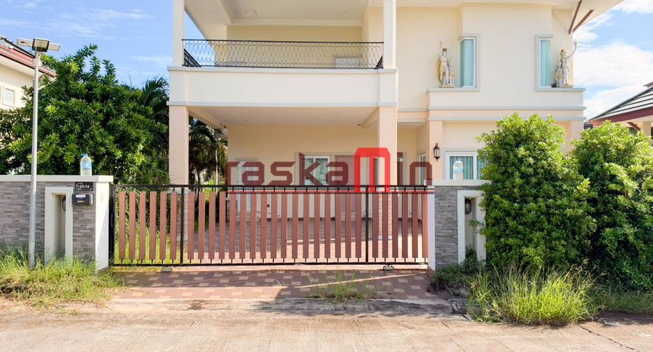 À vendre 4 chambres villa à Huay Yai, Pattaya