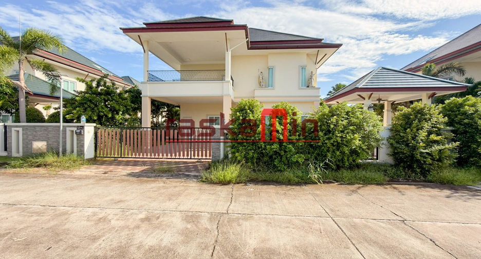 À vendre 4 chambres villa à Huay Yai, Pattaya
