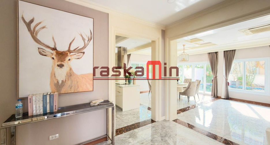 À vendre 4 chambres villa à Huay Yai, Pattaya