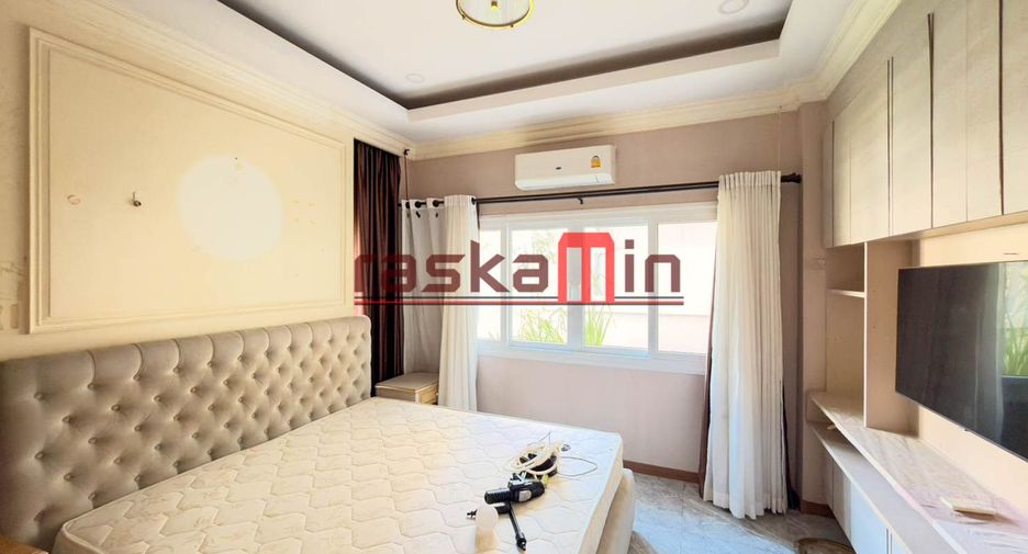 À vendre 4 chambres villa à Huay Yai, Pattaya