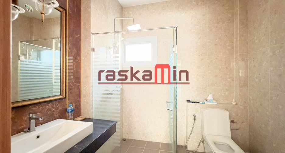 À vendre 4 chambres villa à Huay Yai, Pattaya