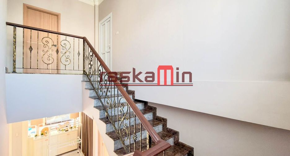 À vendre 4 chambres villa à Huay Yai, Pattaya