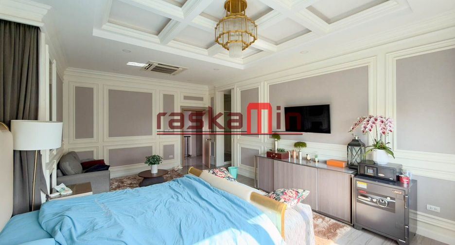 À vendre 4 chambres villa à Huay Yai, Pattaya