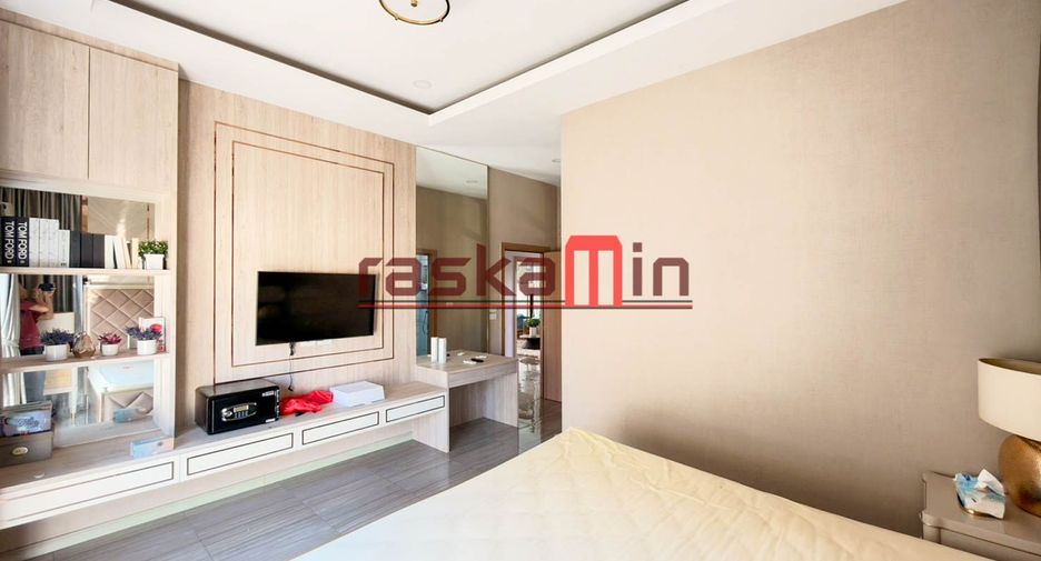 À vendre 4 chambres villa à Huay Yai, Pattaya
