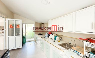 À vendre 4 chambres villa à Huay Yai, Pattaya